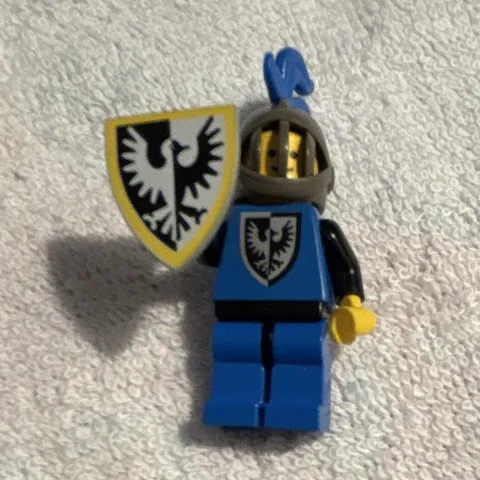 LEGO Knight Blue Plastic Minifigure w/ Helmet Shield & Blue Plume