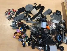 1.1 POUND OF LEGO CREATOR PIECES, MIXED BRICKS LOT + CREATOR FIGURES