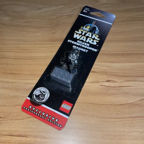 Rare Lego Star Wars Chrome Silver Stormtrooper Minifigure Magnet Set 852737