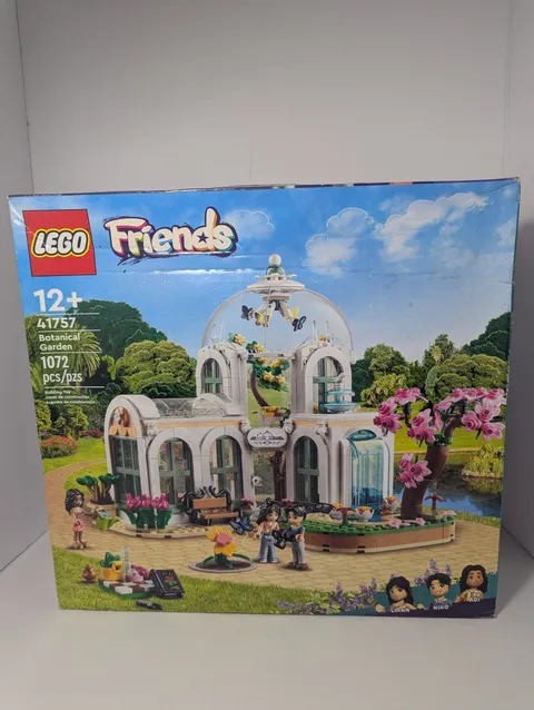 LEGO Friends Botanical Garden Set 41757 Greenhouse Building Toy - 1072 Pieces