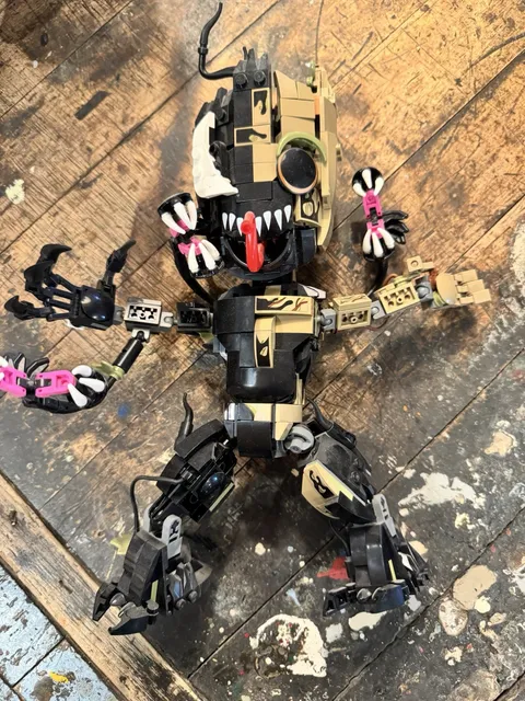 LEGO Marvel Venomized Groot 76249 Retired Display Set 100% Complete