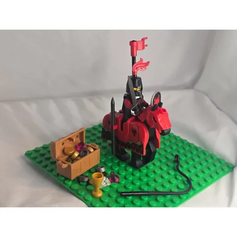 LEGO Castle Armored Red Horse And Knight Minifigure Bundle - Cas524