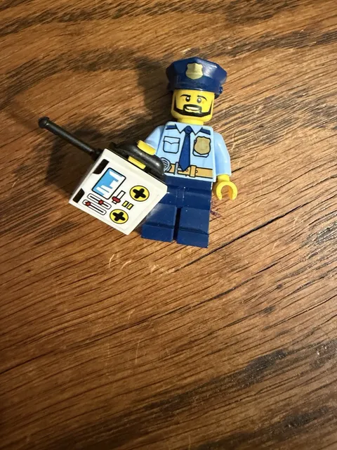 LEGO CITY POLICE OFFICER MINIFIGURE WITH FREE SHIPPING