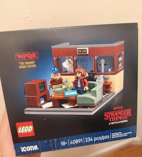 LEGO 40891 Stranger Things: WSQK Radio Station – NEW & SEALED – Highly Sought Af