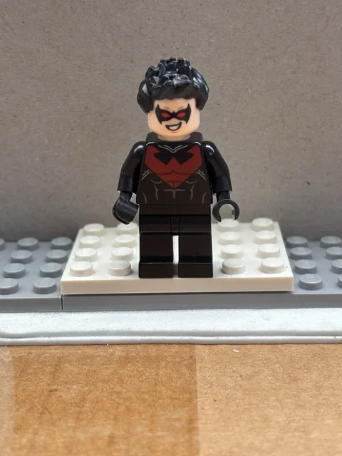 Nightwing Red Eyes Minifigure sh0085