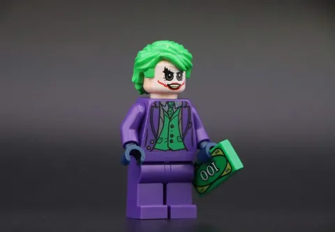 LEGO® The Joker Minifigure sh1022 DC Green Hair Thief Criminal Crook 76303 NEW