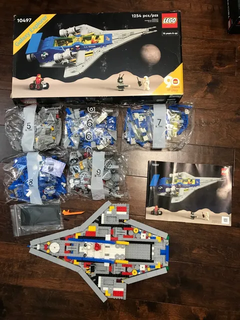 LEGO Icons: Galaxy Explorer 10497 complete