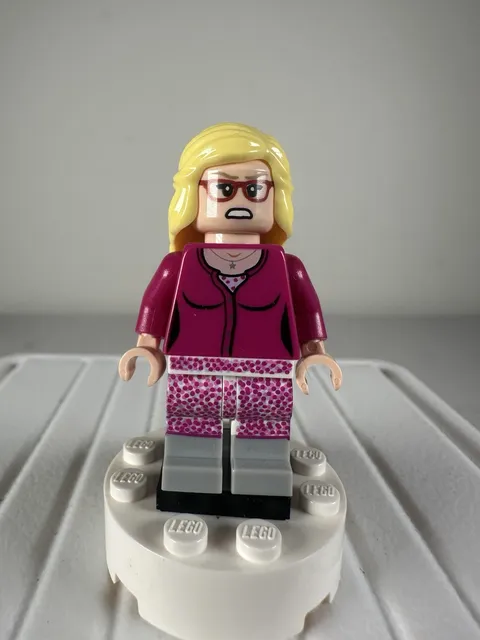 LEGO IDEAS Bernadette Rostenkowski 21302 Big Bang Theory Minifigure
