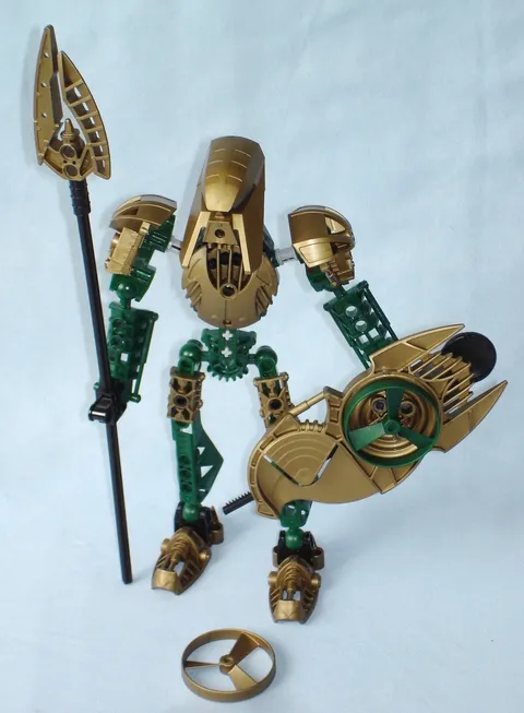 Lego Bionicle IRUINI 8762 - Gold Toa Hagah Warrior with 2 Spinners and Weapons