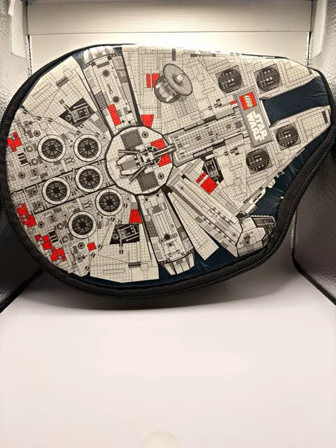 LEGO Star Wars Millennium Falcon Carrying Case, Zipper Closure