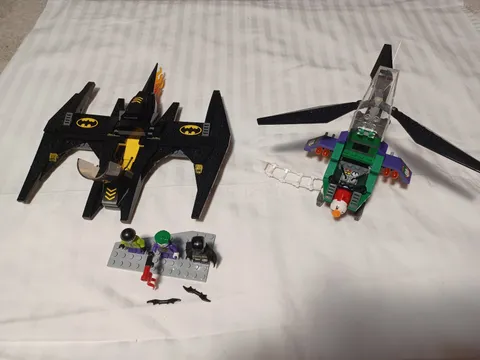 LEGO DC Comics Super Heroes: Batwing Battle over Gotham City (6863)