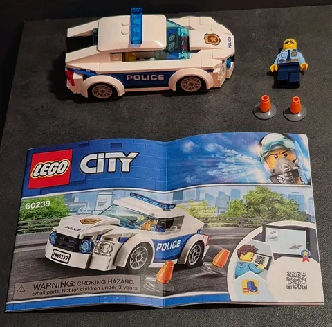 Lego City Police Car 60239 W/Instructions-No Hat-READ*
