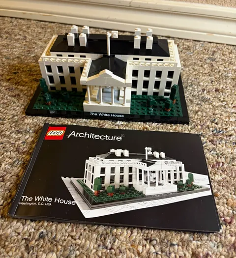 LEGO Architecture 21006 The White House 560pc Complete Set w/Manual No Box