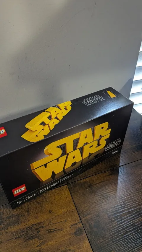 LEGO - Star Wars Brick-Built Star Wars Logo - Item #75407 NEW SEALED box Damaged