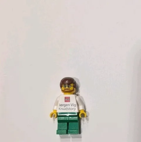 LEGO Jorgen v knudstorp employee business card minifigure RARE