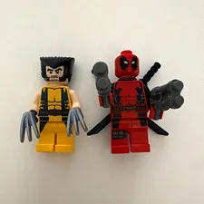 LEGO Deadpool (sh0032) & Wolverine (sh0017) Minifigures and Accessories