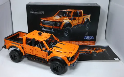 LEGO Technic 42126 – Ford F 150 Raptor – Used – Box & Manual Included -RETIRED