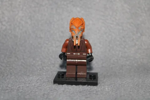 Lego Star Wars: The Clone Wars: Plo Koon - Dark Brown Robe sw0538 Set 75045