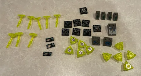 LEGO Insectoids Special Pieces Collection Trans Neon Green 30213 30210 3040px2