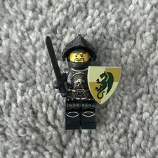 LEGO Castle Kingdoms Dragon Knight With Armor Official Minifigure From Set 7187