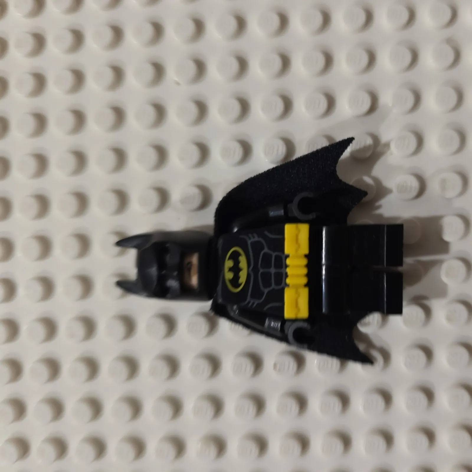 LEGO The LEGO Batman Movie Batman Minifigure w/ Cloth Cape SH157