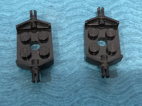 LEGO PART 6157 MODIFIED PLATE 2X2 W/ WHEELS HOLDER WIDE & HOLE 2 PIECES (BLACK)