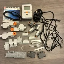 Lego Mindstorms NXT 2.0 Set 8547 Parts & Disc w/ Extra Motors