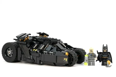 LEGO DC Super Heroes Batman Batmobile Tumbler: Scarecrow Showdown 76239