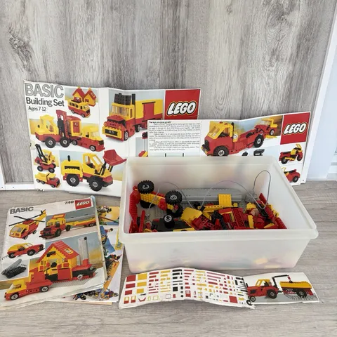 VTG LEGO 740 Basic Building Set W Manual 1985