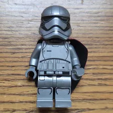 LEGO sw0904 Star Wars Captain Phasma Minifigure w/ Helmet & Black Cape