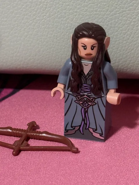 LEGO The Hobbit Arwen Minifigure LOR060 w/ Bow Genuine LOTR Elf Princess