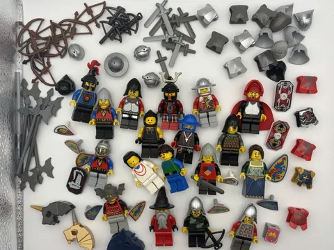 Lego Castle Minifigures And Parts Lot Rare Vintage Variety King Knight Dragon