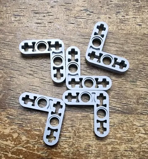 LEGO Light Bluish Gray Technic, Liftarm, Bent Thin L-Shape 3 x 3. QTY 5. 32056