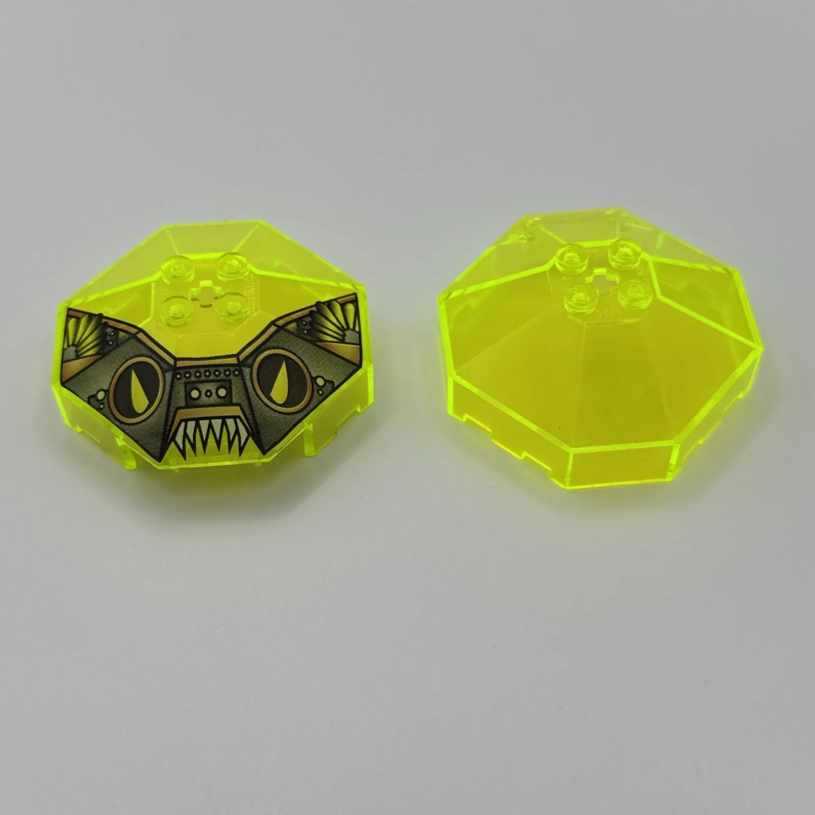 Windscreen 6 x 6 x 2 Octagonal Canopy w/ Axle Hole Stingrays Pattern TRANS GREEN