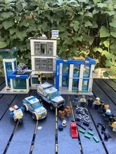 LEGO City Police Station 60141 Incomplete + Police Vehicles, K-9, 10 Figures