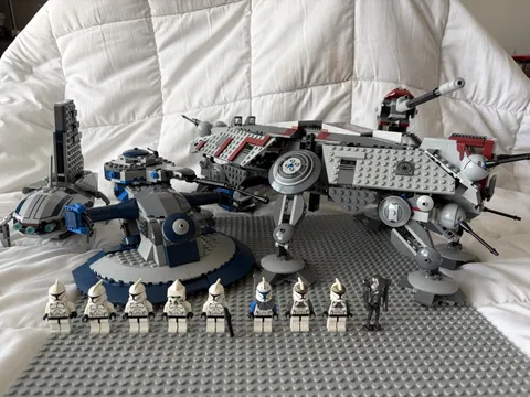 LEGO Star Wars 7675 Clone Wars AT-TE Walker - 8018 Armored Assault Tank AAT Haul