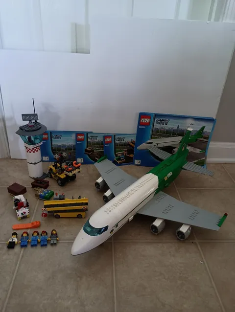 LEGO CITY: Cargo Terminal (60022) Complete With Minifigures And Instructions