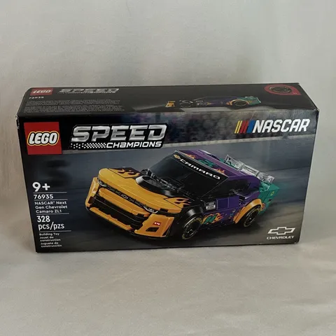 LEGO Speed Champions 76935 NASCAR Next Gen Chevrolet Camaro ZL1 328 pcs 9+