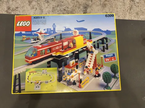 Lego 6399 Airport Shuttle  - Complete working set w/ Manual, Box & Minifigs