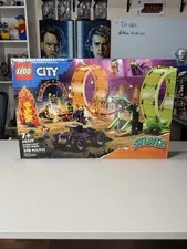 Katy Perry AUTOGRAPHED - LEGO City Double Loop Stunt Arena (60339) SEALED