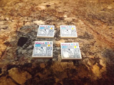 Lego 2x2 decorated tile - Heartlake Newspaper - White Friends Printed tile
