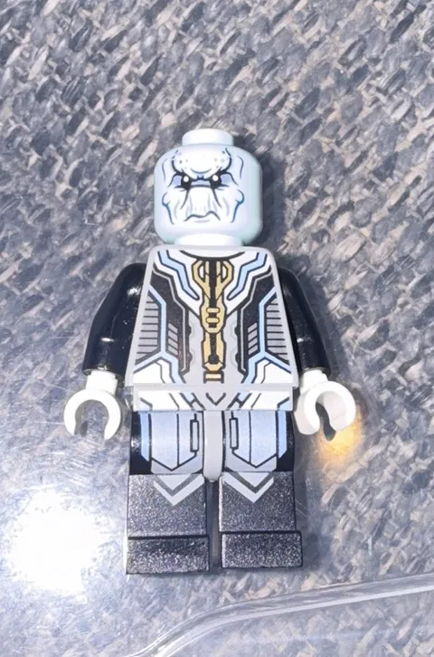 LEGO Super Heroes Ebony Maw Minifigure - sh0508 - Set 76108 - 2B