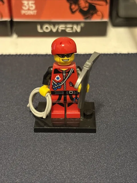 LEGO Minifigure Series 11 Mountain Climber Rock Base Climb Pick Axe Rope