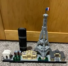 LEGO ARCHITECTURE: Paris (21044)