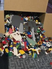 Bulk Lego 10lbs Star Wars, And Misc With 4 Minifigures  Assorted Bricks