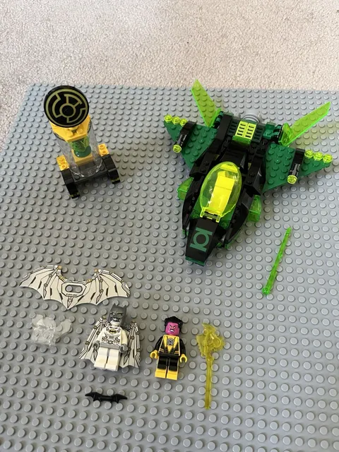 LEGO DC Comics Super Heroes 76025 Green Lantern vs. Sinestro Incomplete