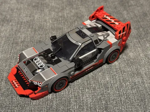 LEGO Speed Champions Audi S1 e-tron quattro Race Car 76921 with instructions 