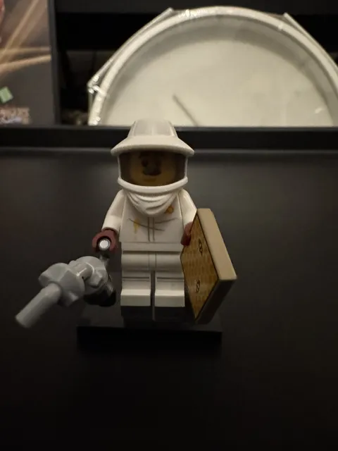 LEGO MINIFIGURES Series 21  Beekeeper Set #71029-7