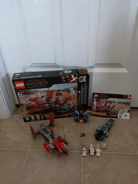 LEGO Star Wars: Pasaana Speeder Chase (75250) - COMPLETE W/ box