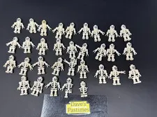Lot of 30 LEGO Skeleton Minifigures gen047 Castle Pirate Army Halloween